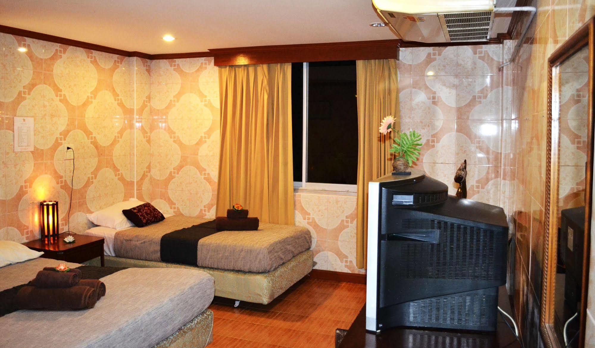 Welcome Marina Praia de Jomtien Exterior foto